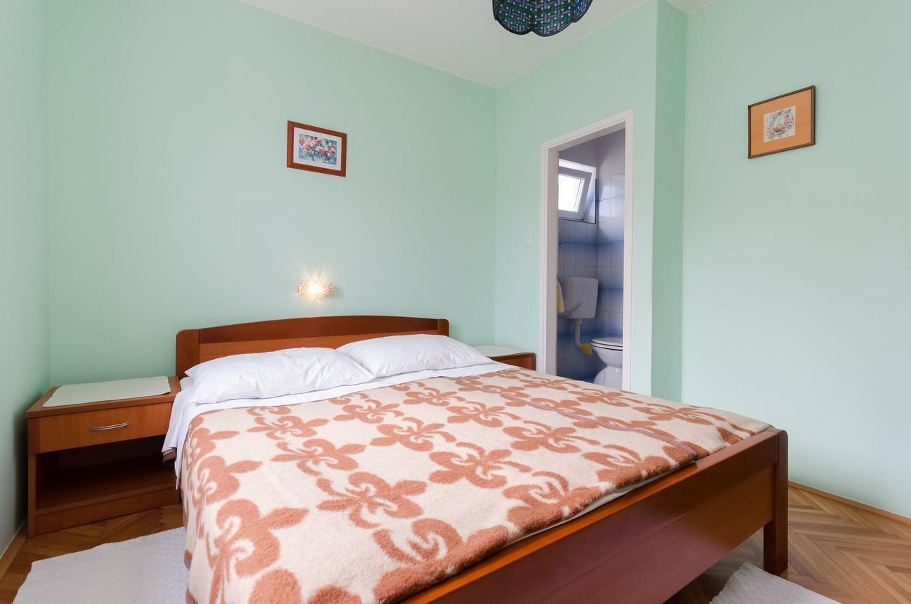 Rooms Mihaela Rab Town Exterior photo